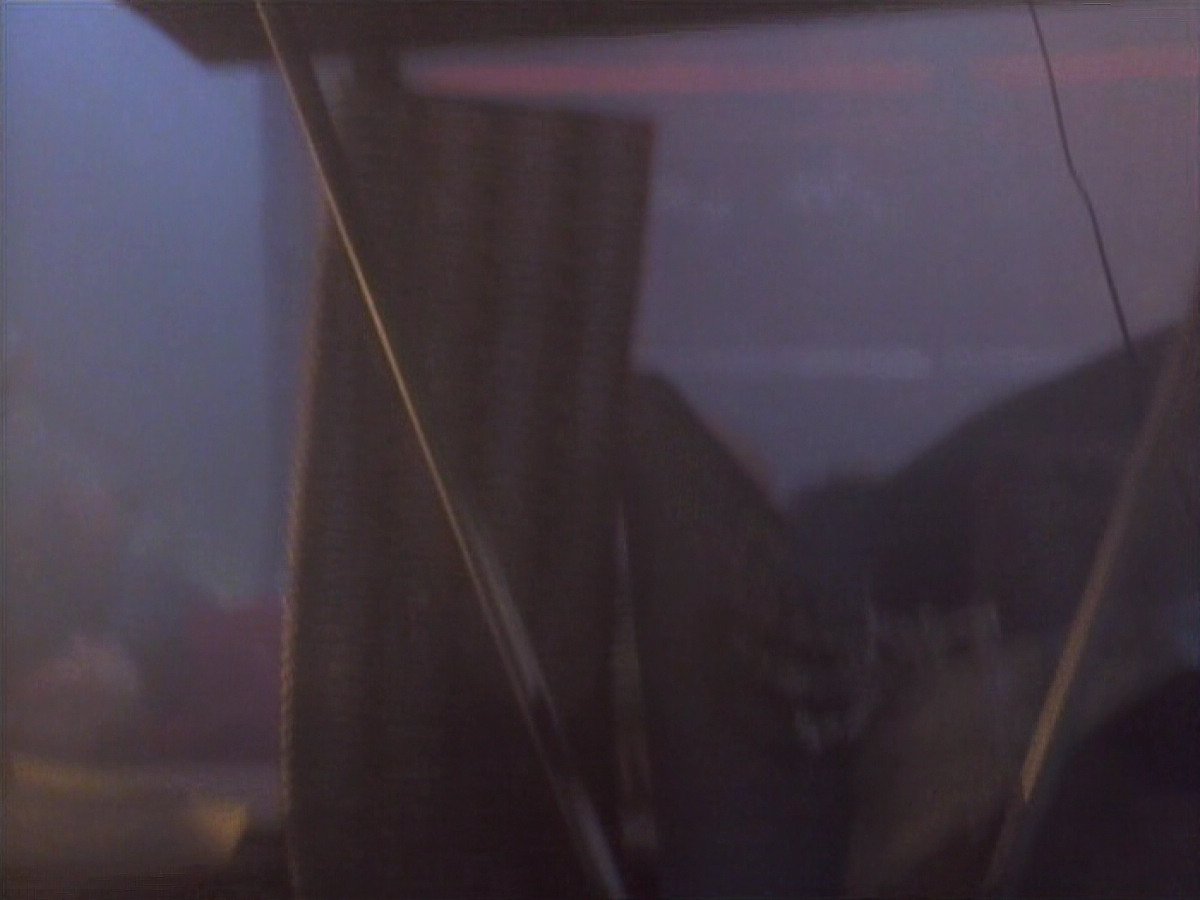 extant_StarTrekDS9_1x01-1x02-Emissary_0120.jpg