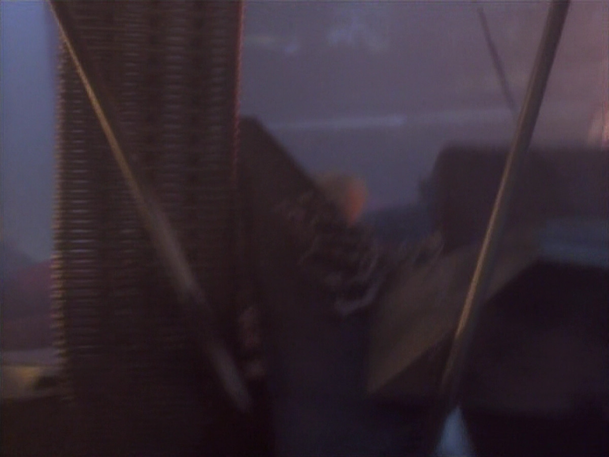 extant_StarTrekDS9_1x01-1x02-Emissary_0121.jpg