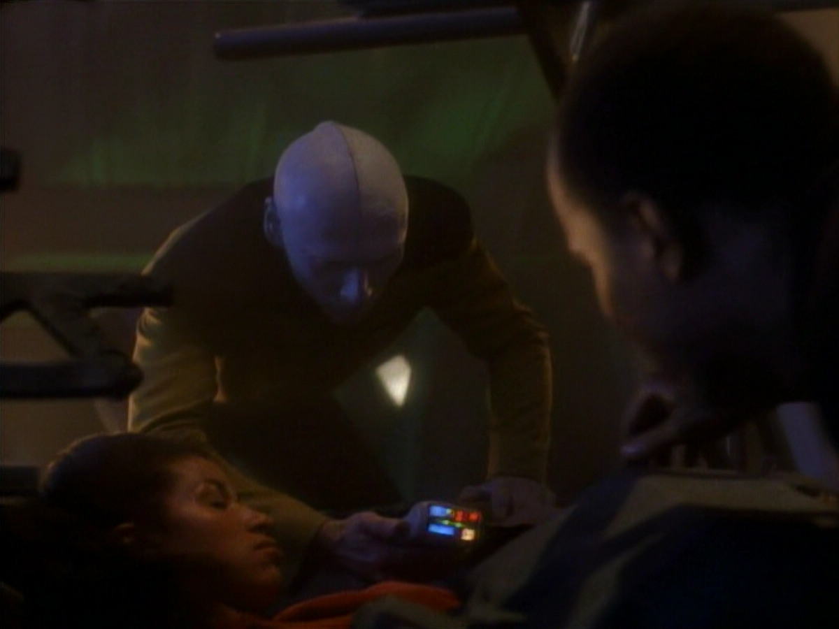 extant_StarTrekDS9_1x01-1x02-Emissary_0252.jpg