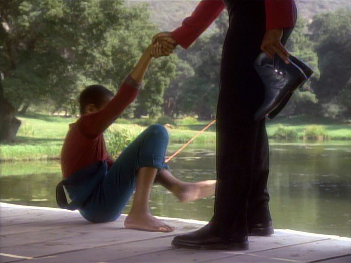 extant_StarTrekDS9_1x01-1x02-Emissary_0424.jpg