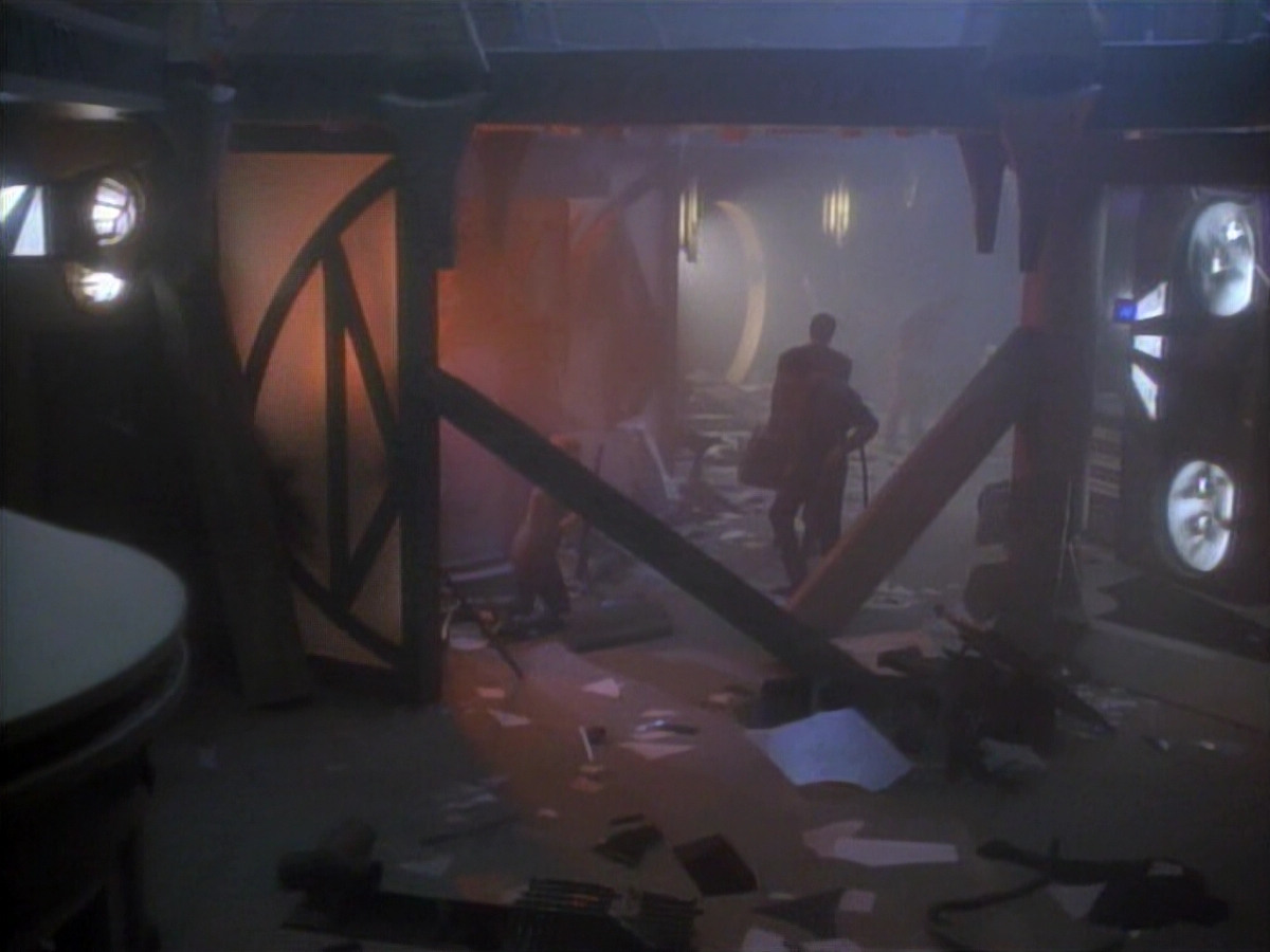 extant_StarTrekDS9_1x01-1x02-Emissary_0508.jpg