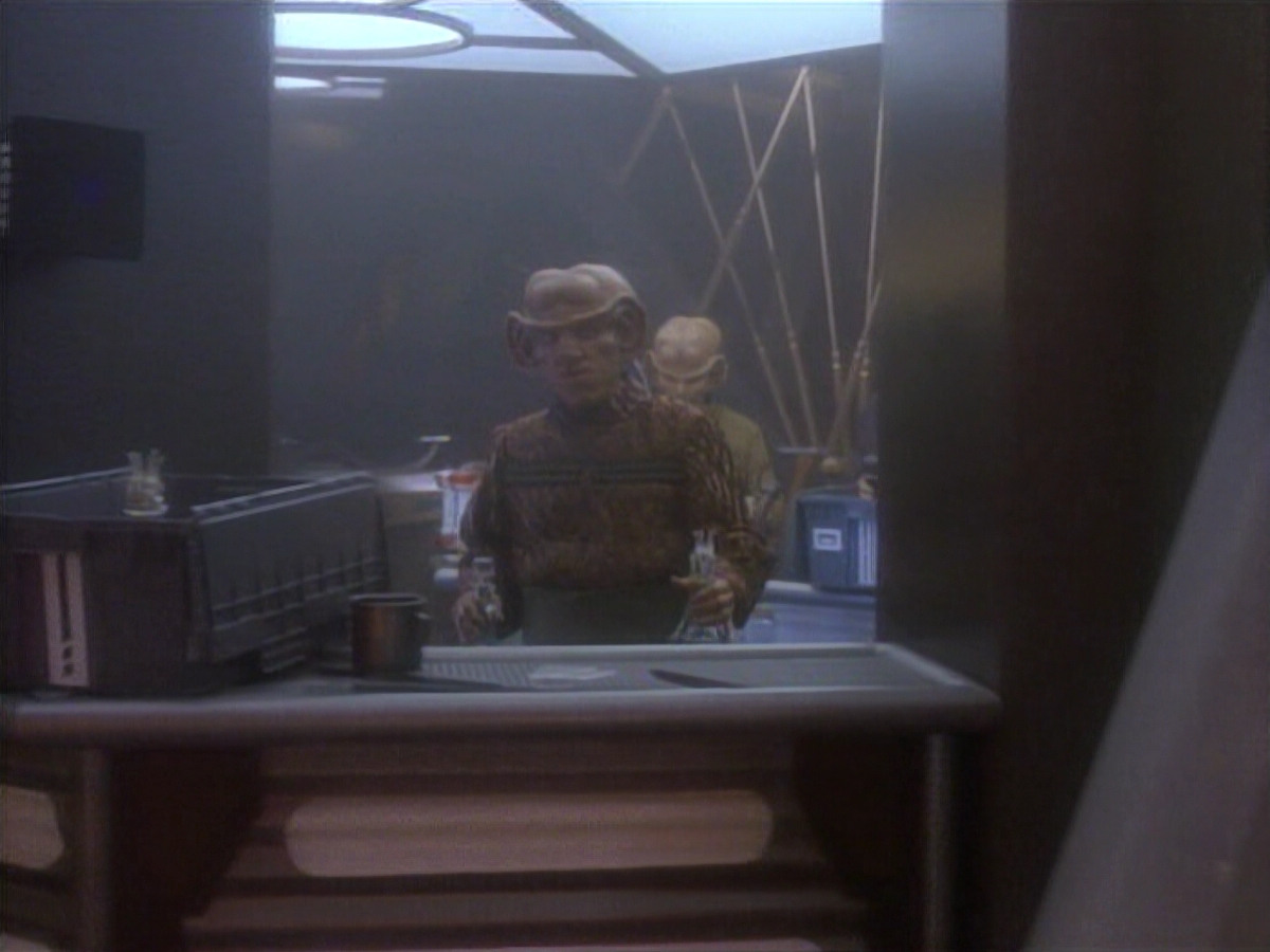 extant_StarTrekDS9_1x01-1x02-Emissary_0576.jpg