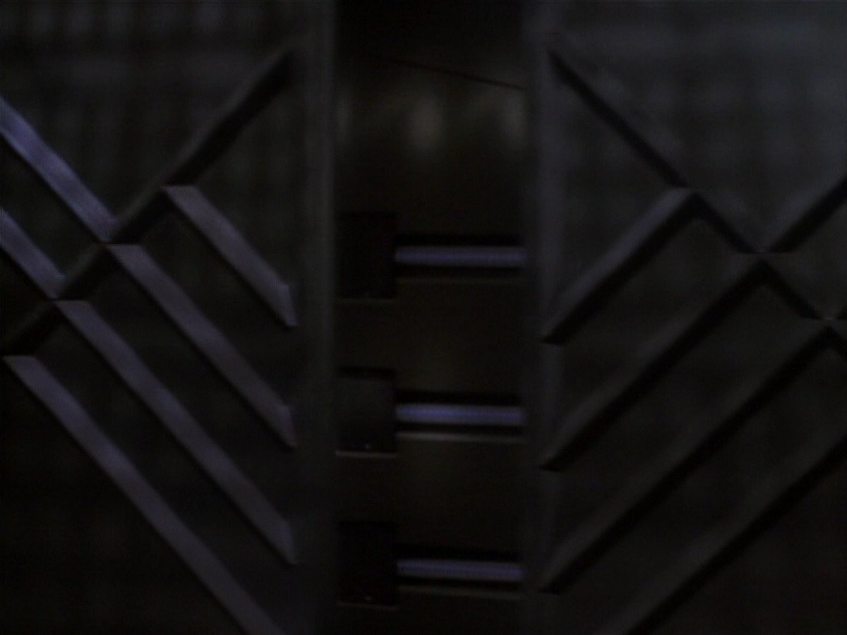 extant_StarTrekDS9_1x01-1x02-Emissary_0623.jpg