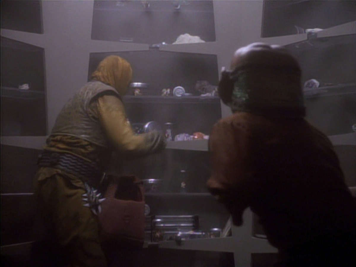 extant_StarTrekDS9_1x01-1x02-Emissary_0980.jpg