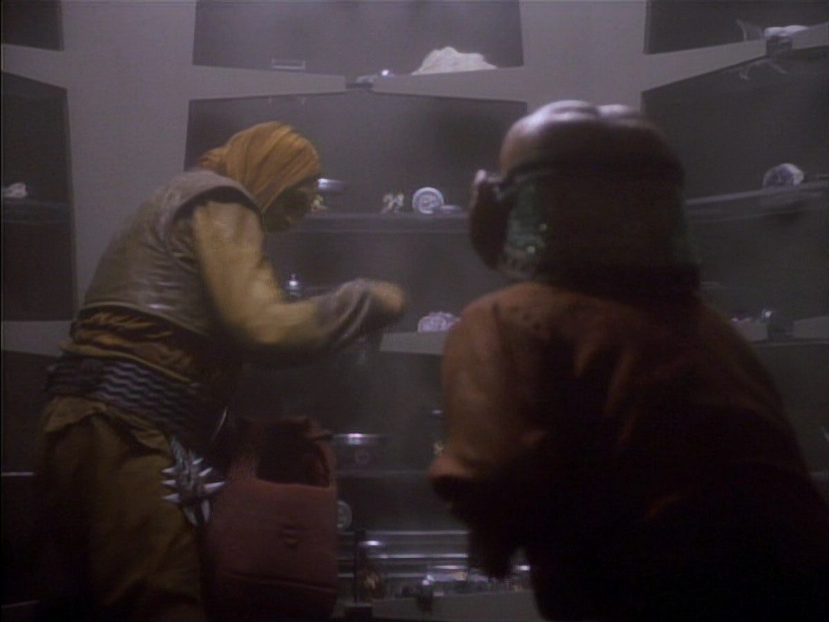 extant_StarTrekDS9_1x01-1x02-Emissary_0981.jpg