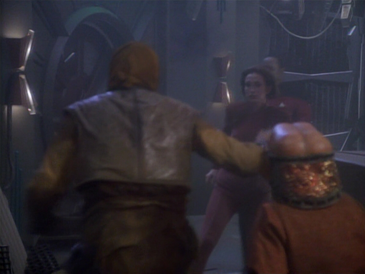 extant_StarTrekDS9_1x01-1x02-Emissary_1011.jpg