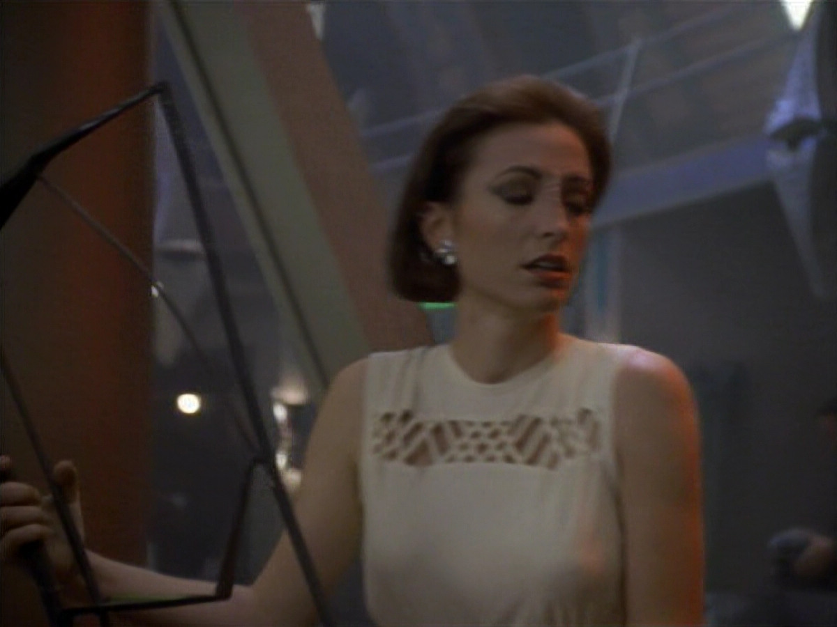 extant_StarTrekDS9_1x01-1x02-Emissary_1682.jpg