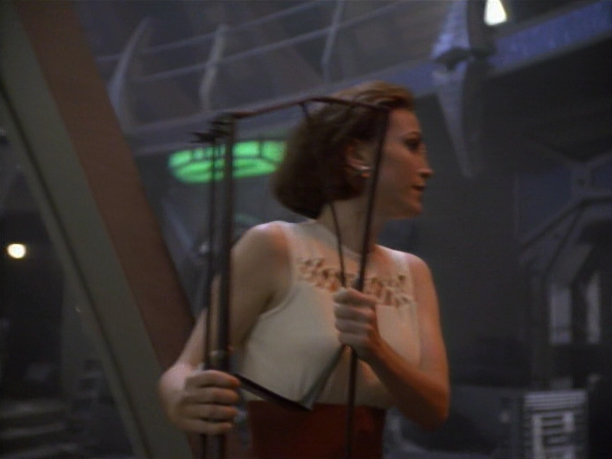 extant_StarTrekDS9_1x01-1x02-Emissary_1684.jpg