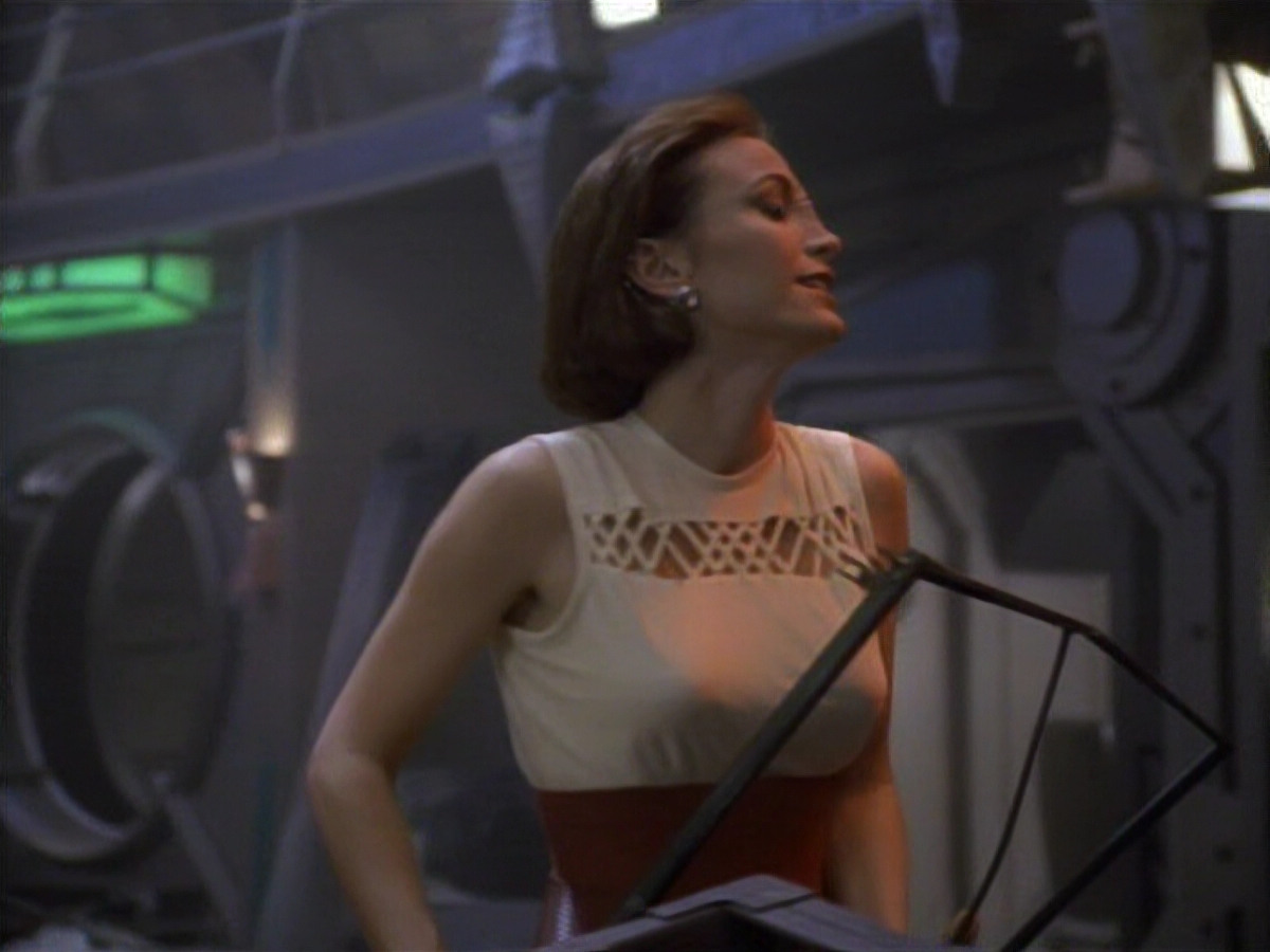 extant_StarTrekDS9_1x01-1x02-Emissary_1686.jpg