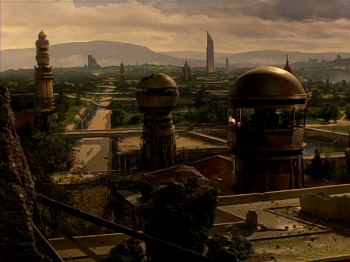 extant_StarTrekDS9_1x01-1x02-Emissary_1800.jpg