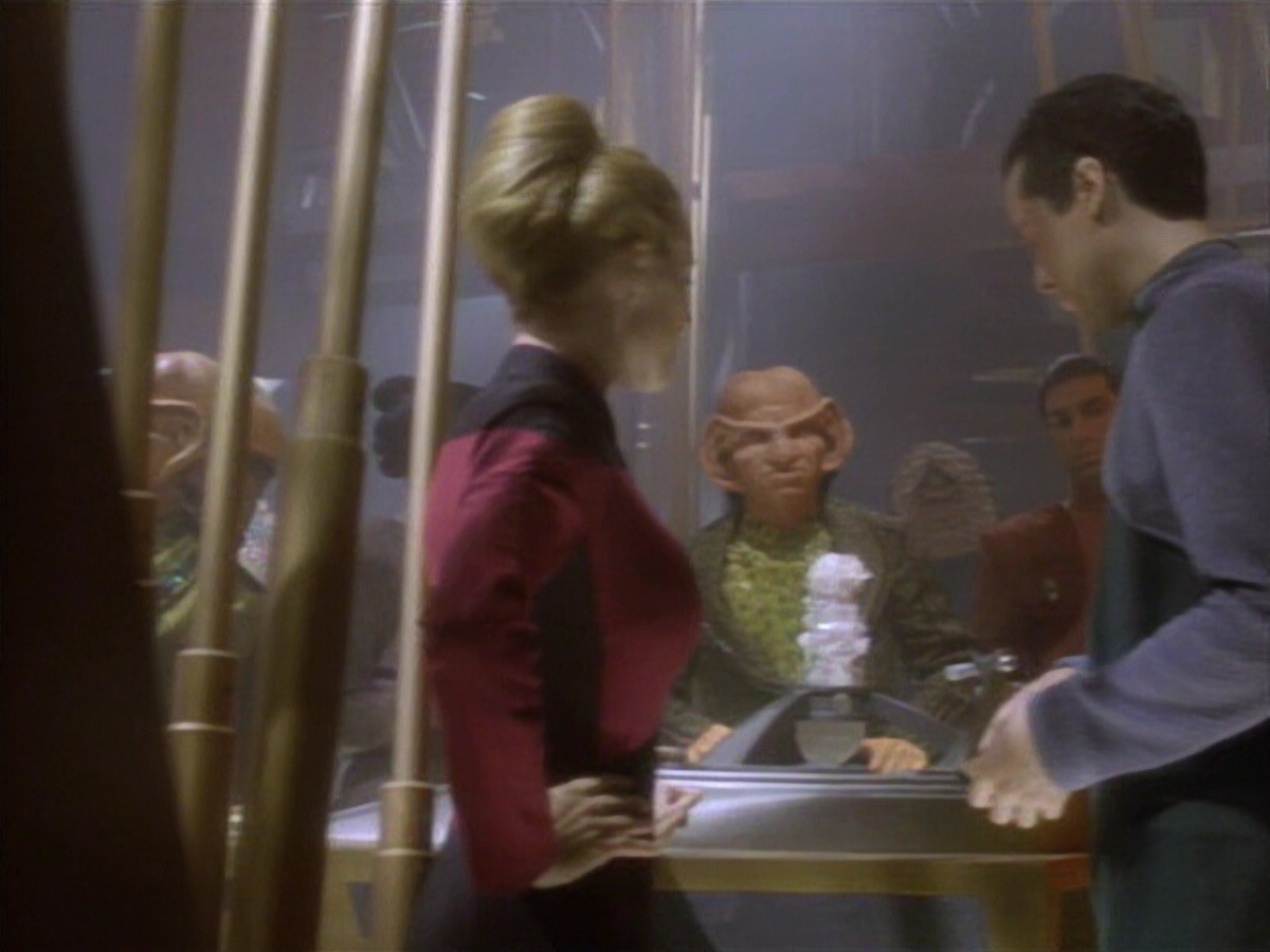extant_StarTrekDS9_1x01-1x02-Emissary_2557.jpg