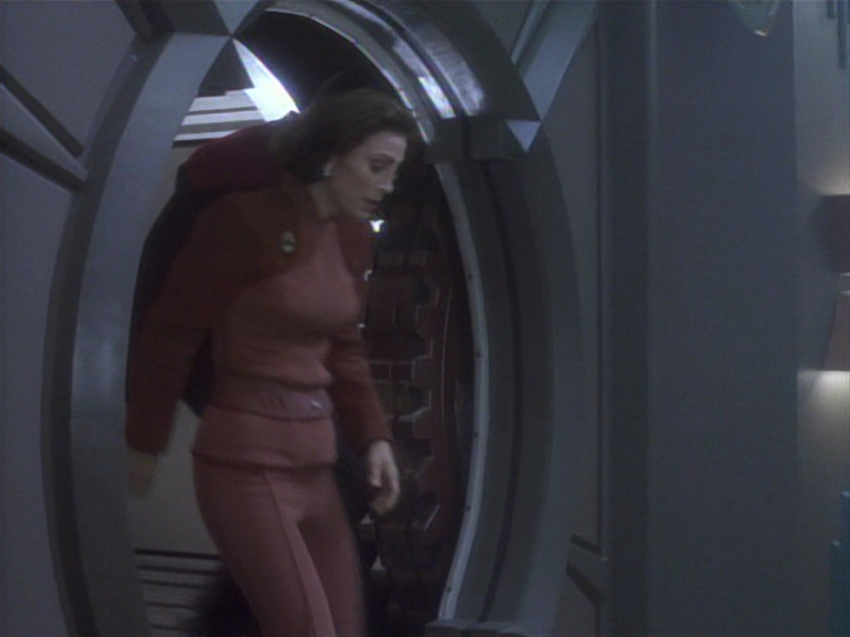 extant_StarTrekDS9_1x01-1x02-Emissary_2662.jpg