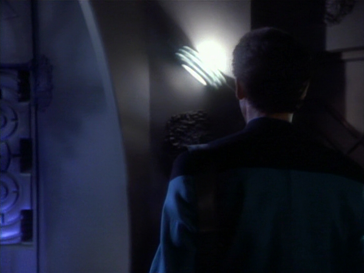 extant_StarTrekDS9_1x01-1x02-Emissary_2783.jpg