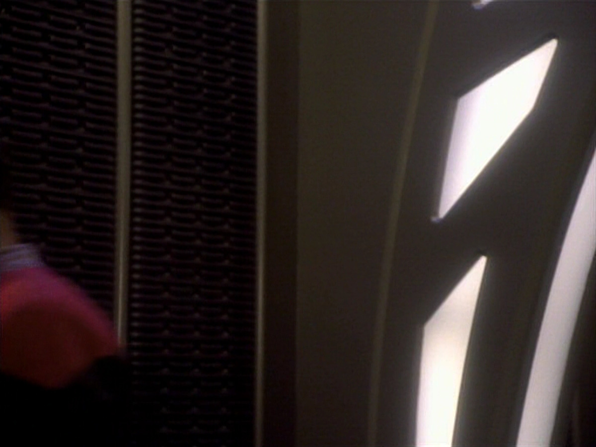 extant_StarTrekDS9_1x01-1x02-Emissary_2890.jpg