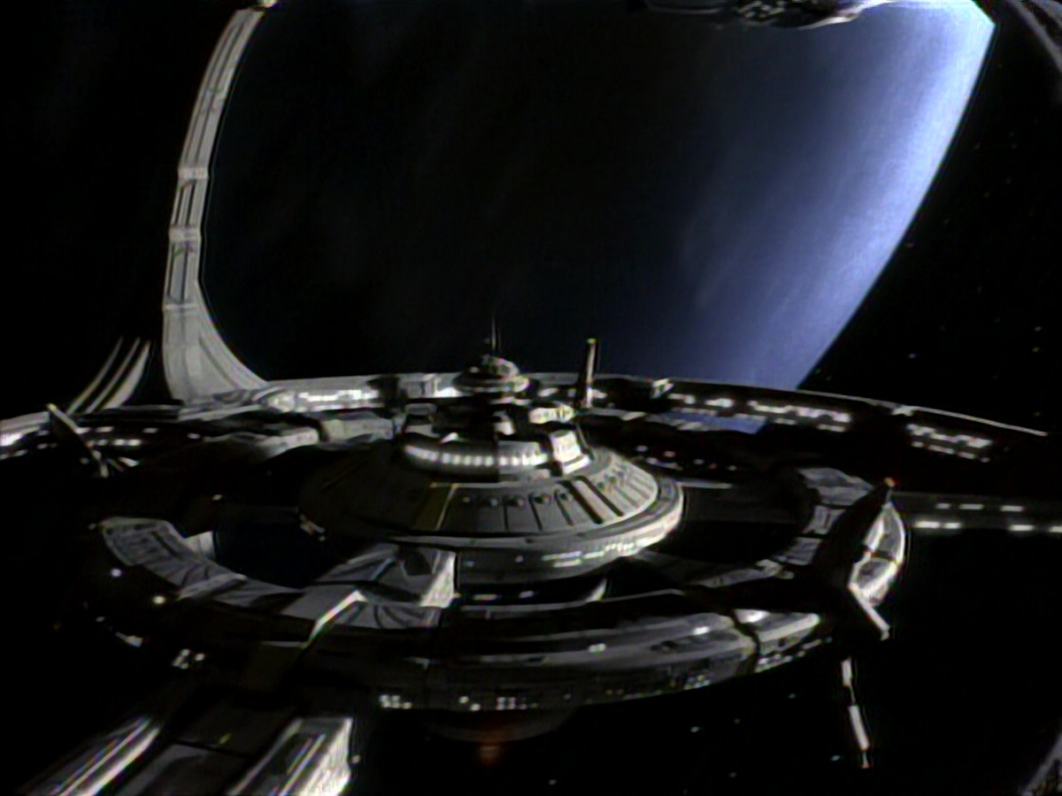extant_StarTrekDS9_1x01-1x02-Emissary_3036.jpg