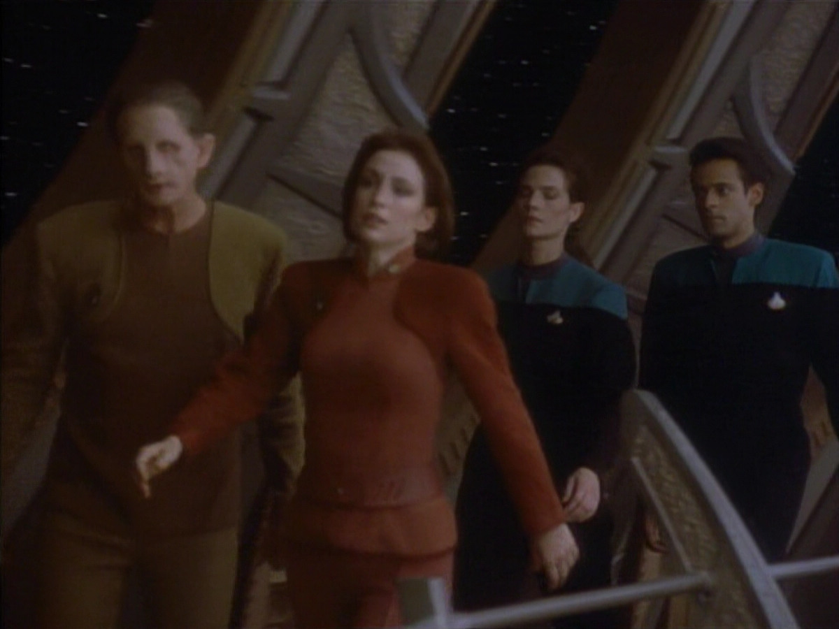 extant_StarTrekDS9_1x01-1x02-Emissary_4767.jpg
