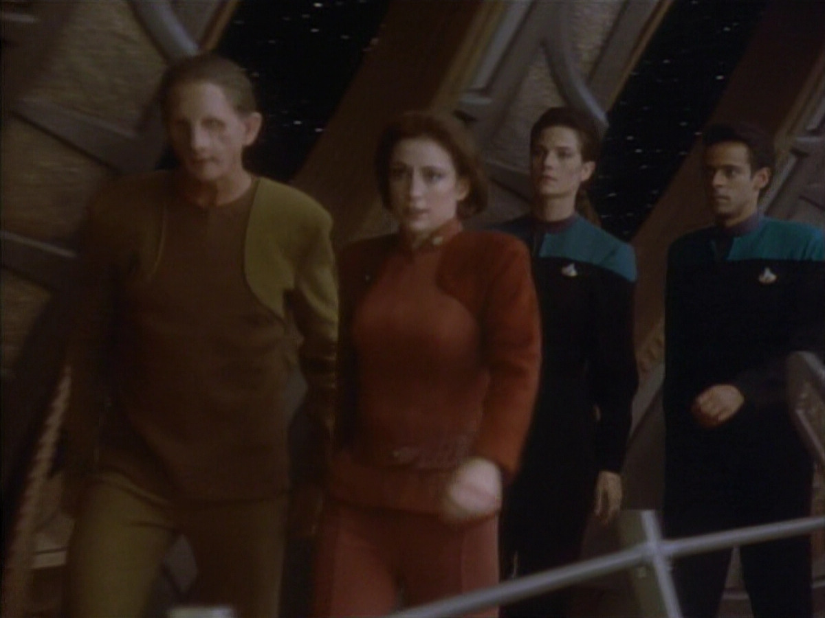extant_StarTrekDS9_1x01-1x02-Emissary_4768.jpg
