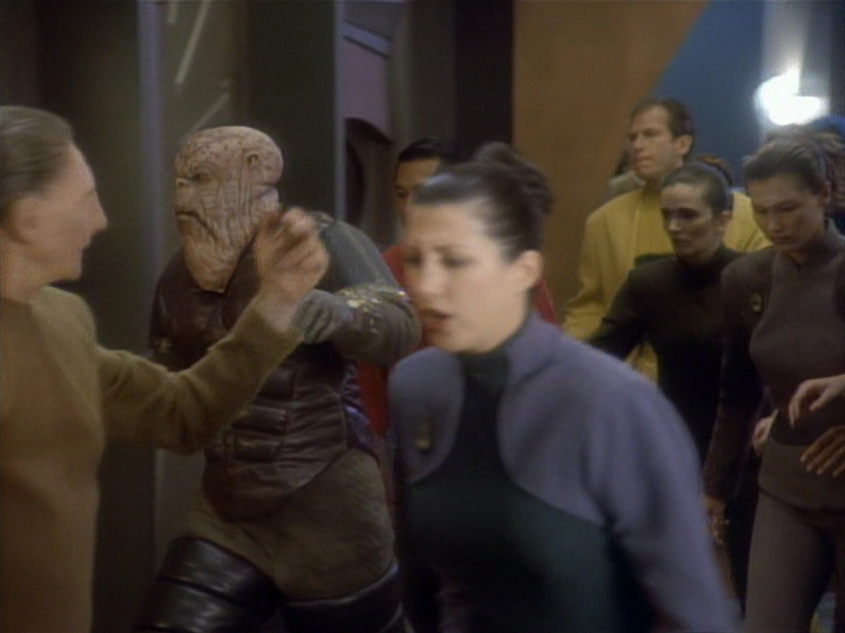 extant_StarTrekDS9_1x01-1x02-Emissary_6817.jpg