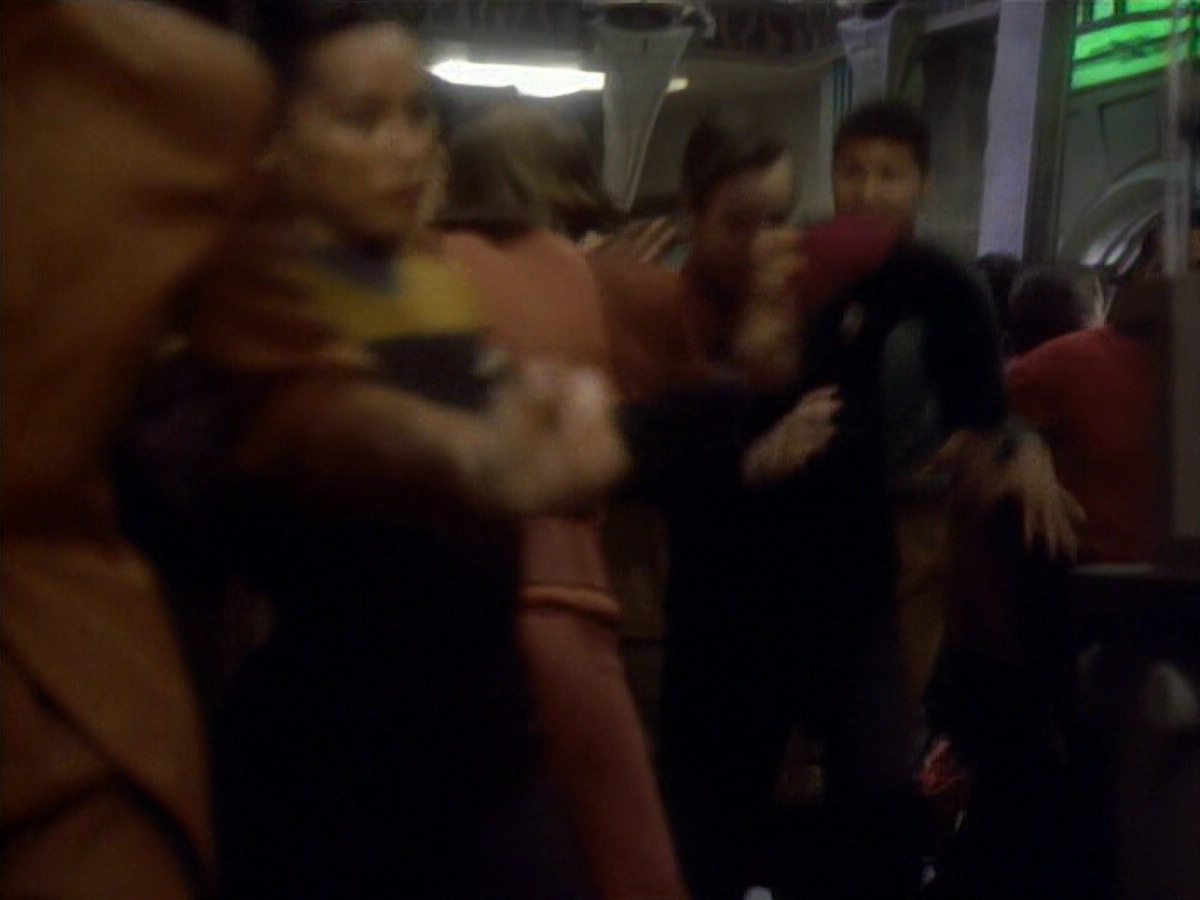 extant_StarTrekDS9_1x01-1x02-Emissary_6865.jpg