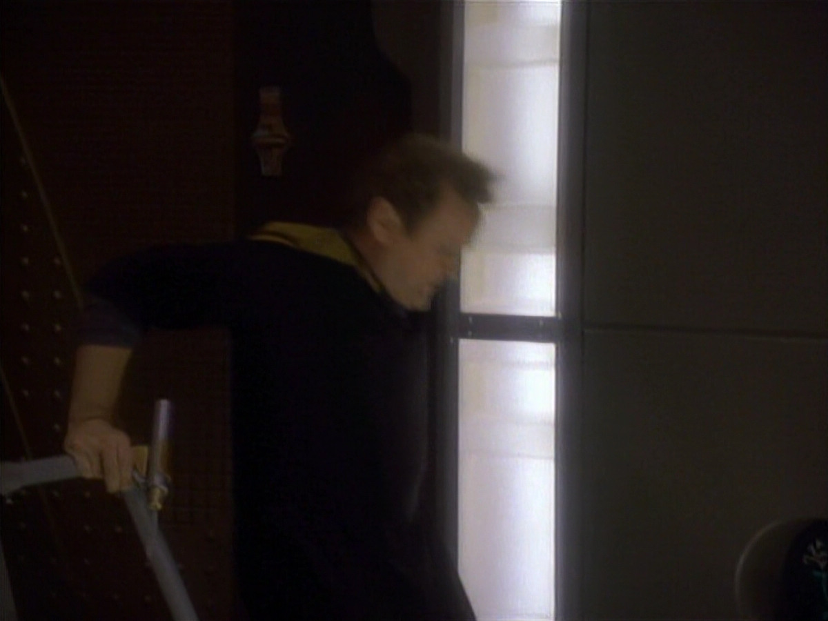 extant_StarTrekDS9_1x01-1x02-Emissary_6926.jpg
