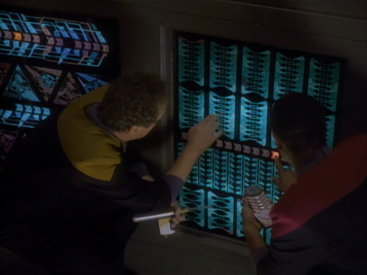 extant_StarTrekDS9_1x01-1x02-Emissary_6930.jpg