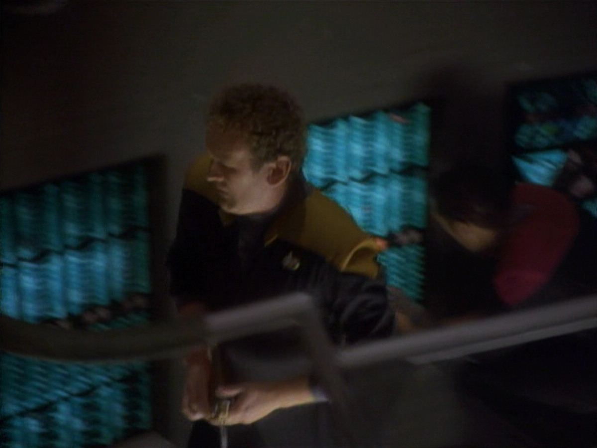 extant_StarTrekDS9_1x01-1x02-Emissary_6974.jpg