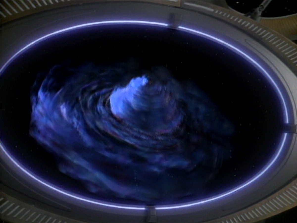 extant_StarTrekDS9_1x01-1x02-Emissary_7030.jpg