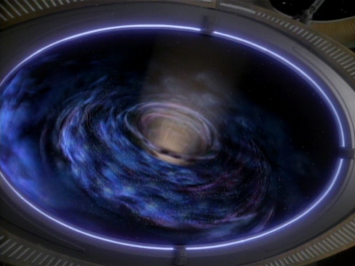 extant_StarTrekDS9_1x01-1x02-Emissary_7035.jpg