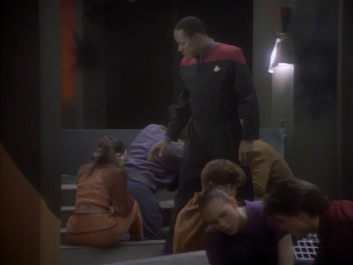extant_StarTrekDS9_1x01-1x02-Emissary_7113.jpg