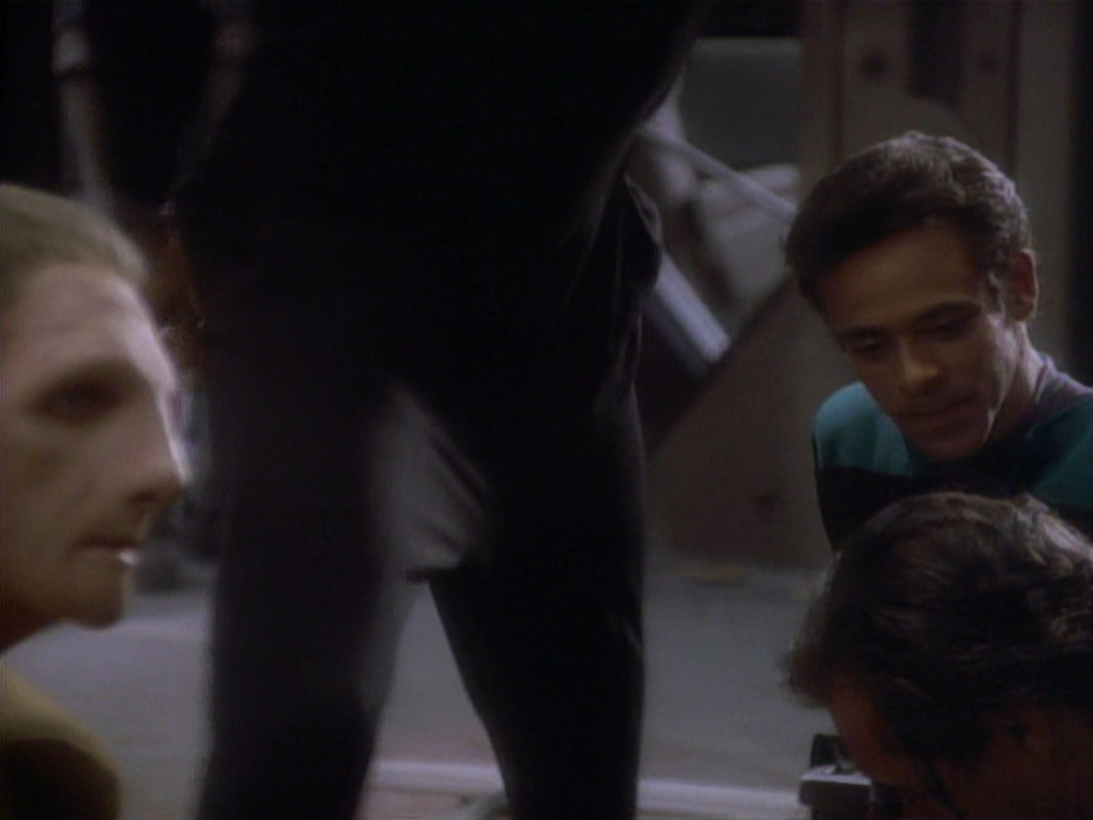 extant_StarTrekDS9_1x01-1x02-Emissary_7148.jpg
