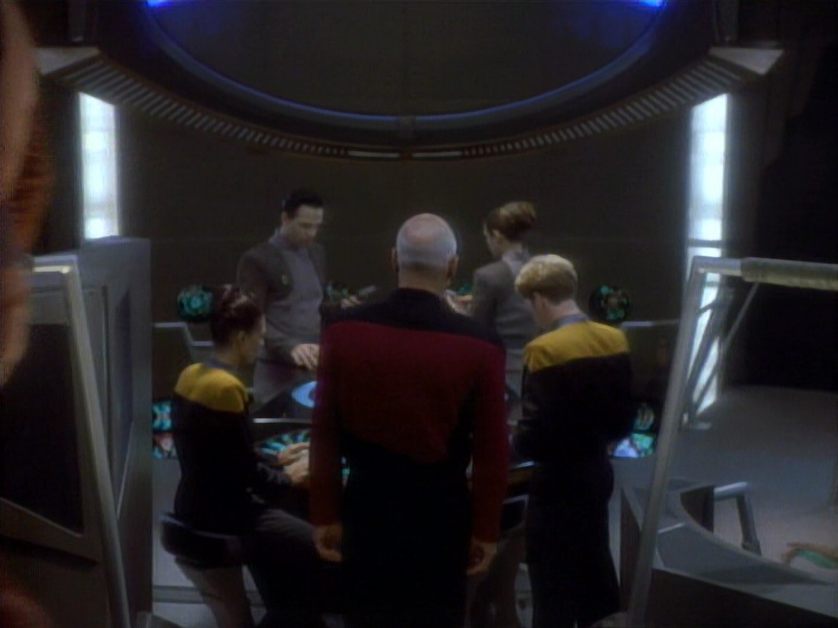 extant_StarTrekDS9_1x01-1x02-Emissary_7282.jpg