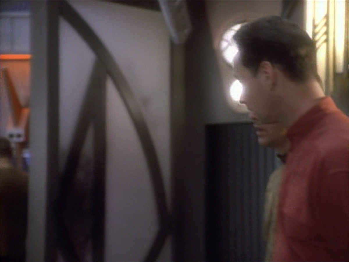extant_StarTrekDS9_1x01-1x02-Emissary_7292.jpg