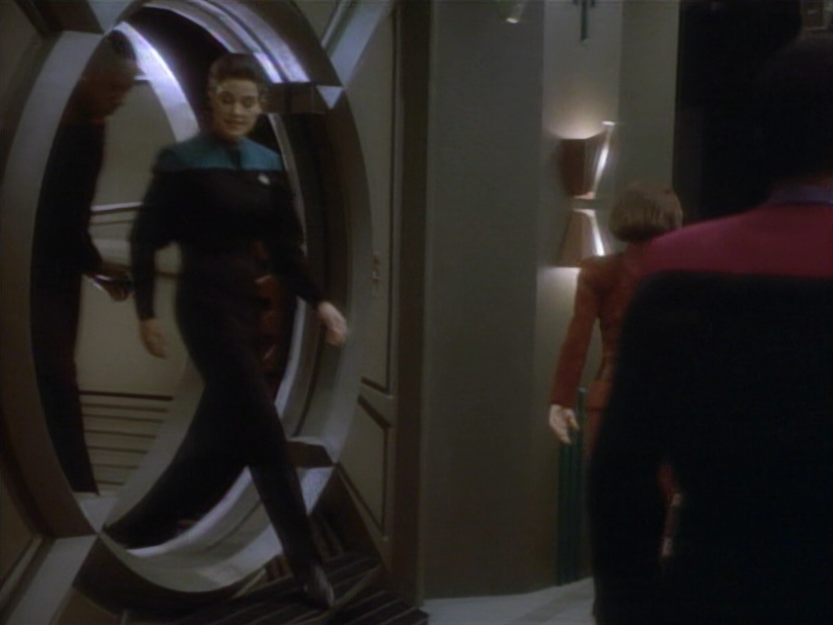 extant_StarTrekDS9_1x01-1x02-Emissary_7349.jpg