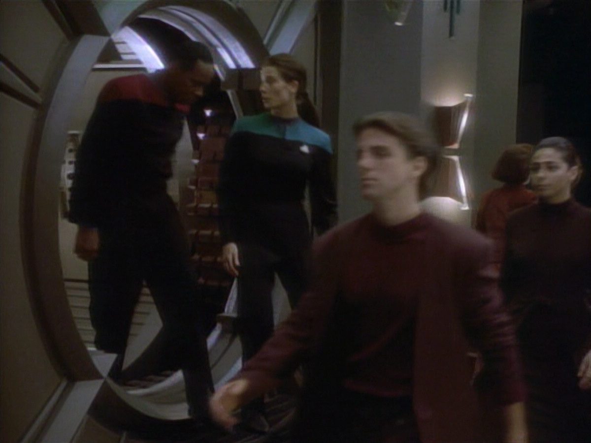 extant_StarTrekDS9_1x01-1x02-Emissary_7350.jpg