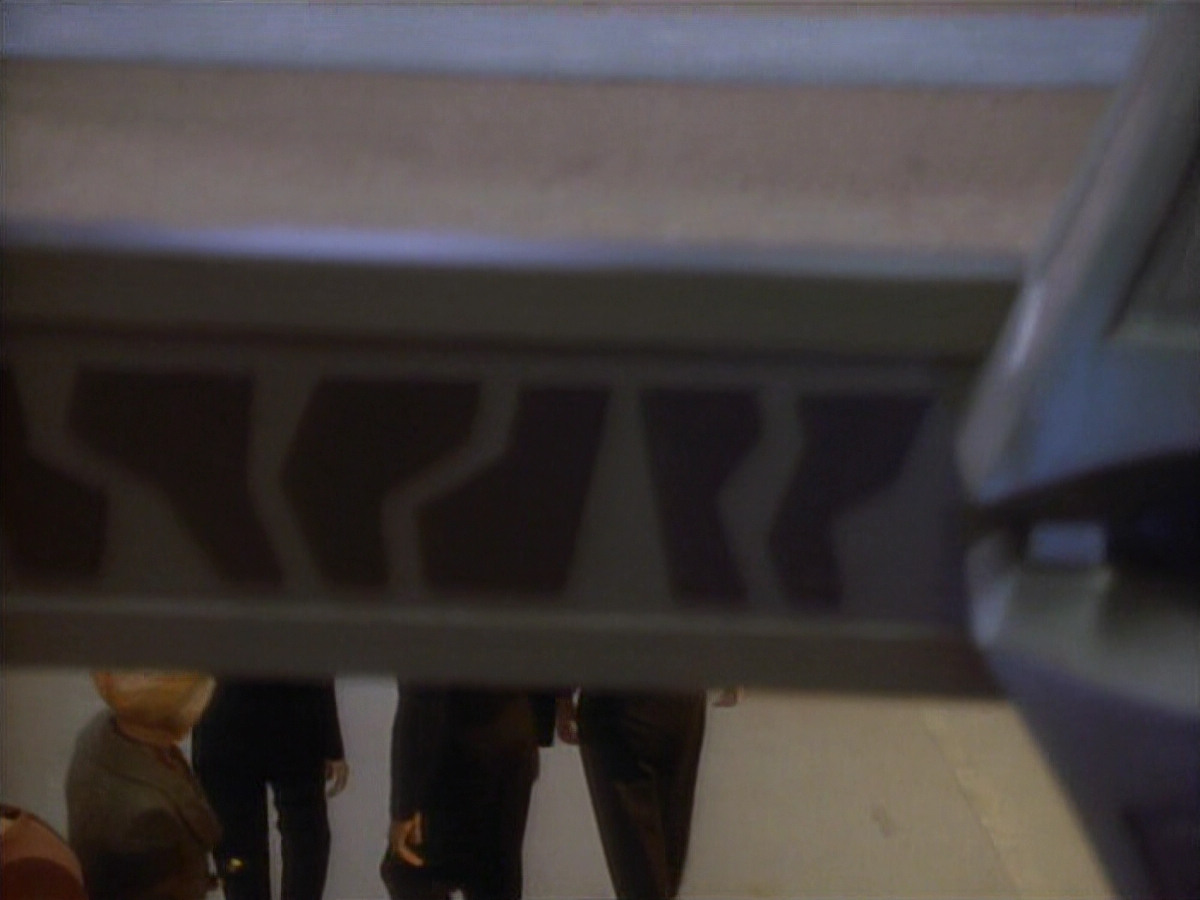extant_StarTrekDS9_1x01-1x02-Emissary_7369.jpg