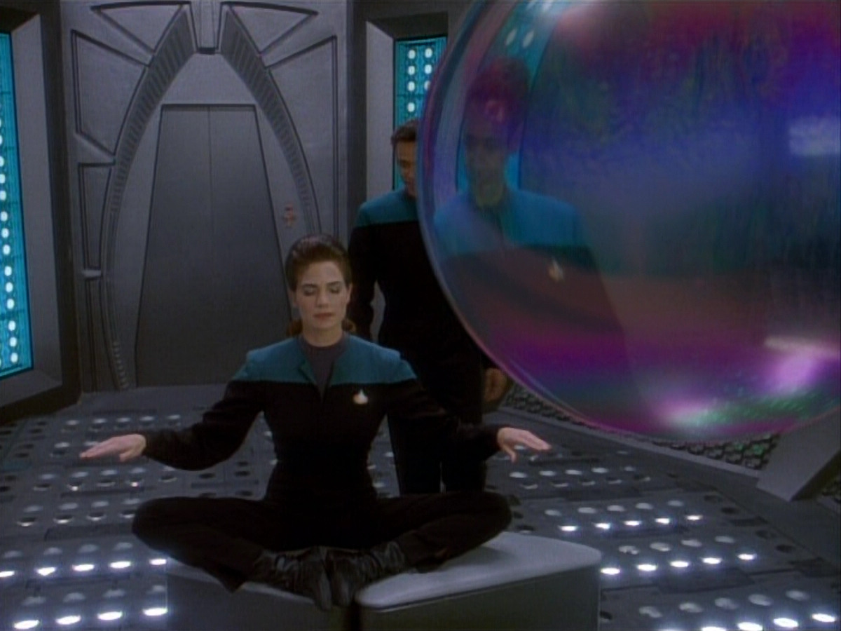 extant_StarTrekDS9_1x03-AManAlone_0021.jpg