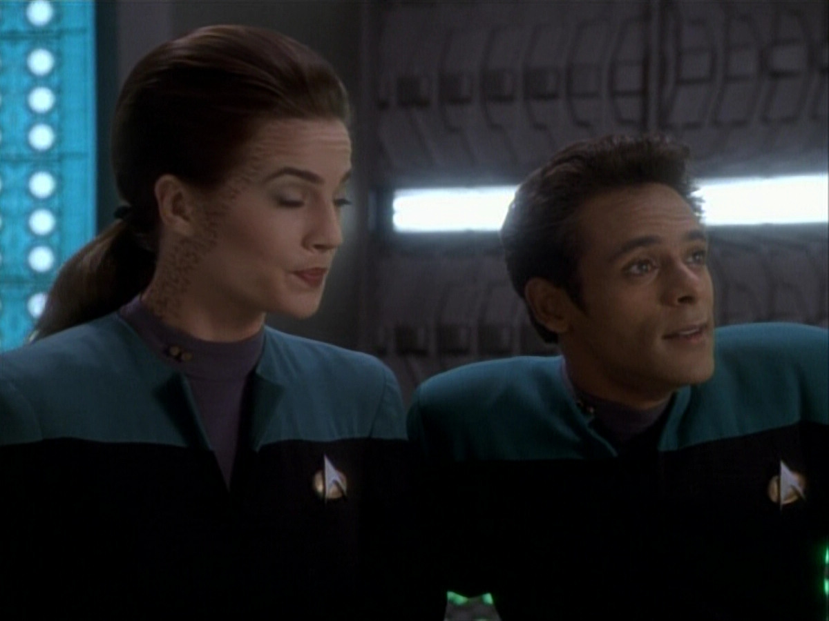 extant_StarTrekDS9_1x03-AManAlone_0047.jpg