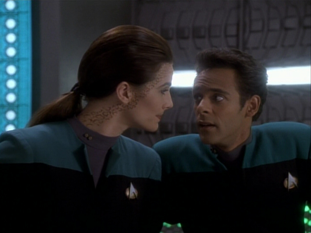 extant_StarTrekDS9_1x03-AManAlone_0051.jpg