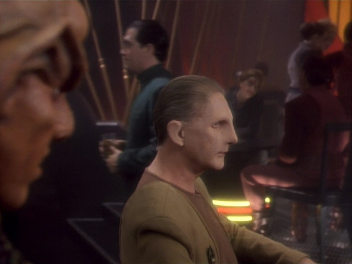 extant_StarTrekDS9_1x03-AManAlone_0206.jpg