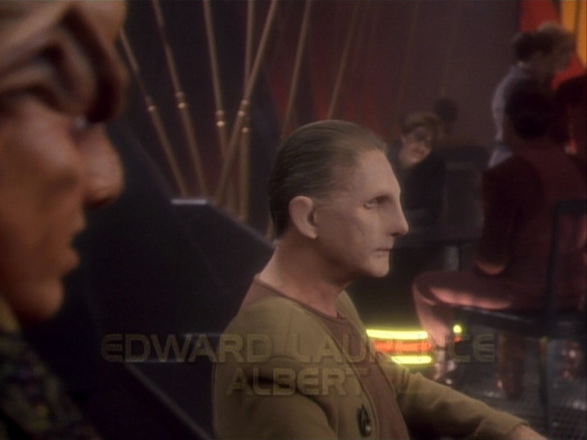 extant_StarTrekDS9_1x03-AManAlone_0207.jpg