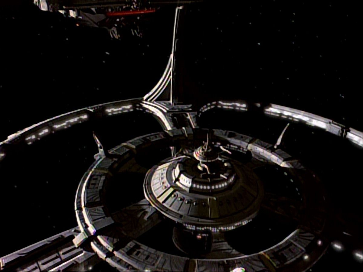 extant_StarTrekDS9_1x03-AManAlone_3372.jpg