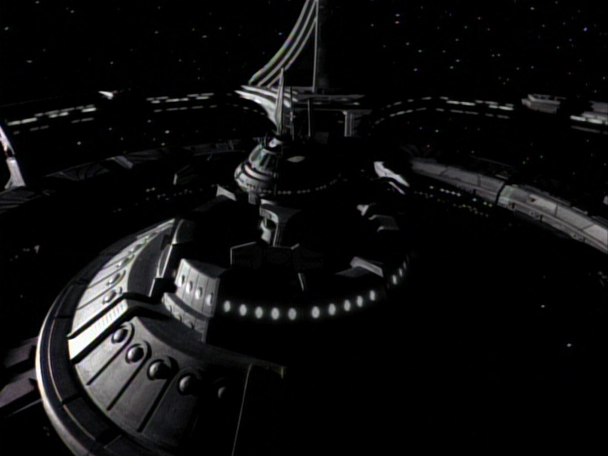 extant_StarTrekDS9_1x03-AManAlone_3512.jpg