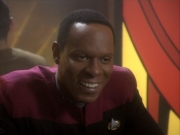 extant_StarTrekDS9_1x03-AManAlone_2768.jpg
