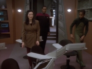 extant_StarTrekDS9_1x03-AManAlone_3533.jpg
