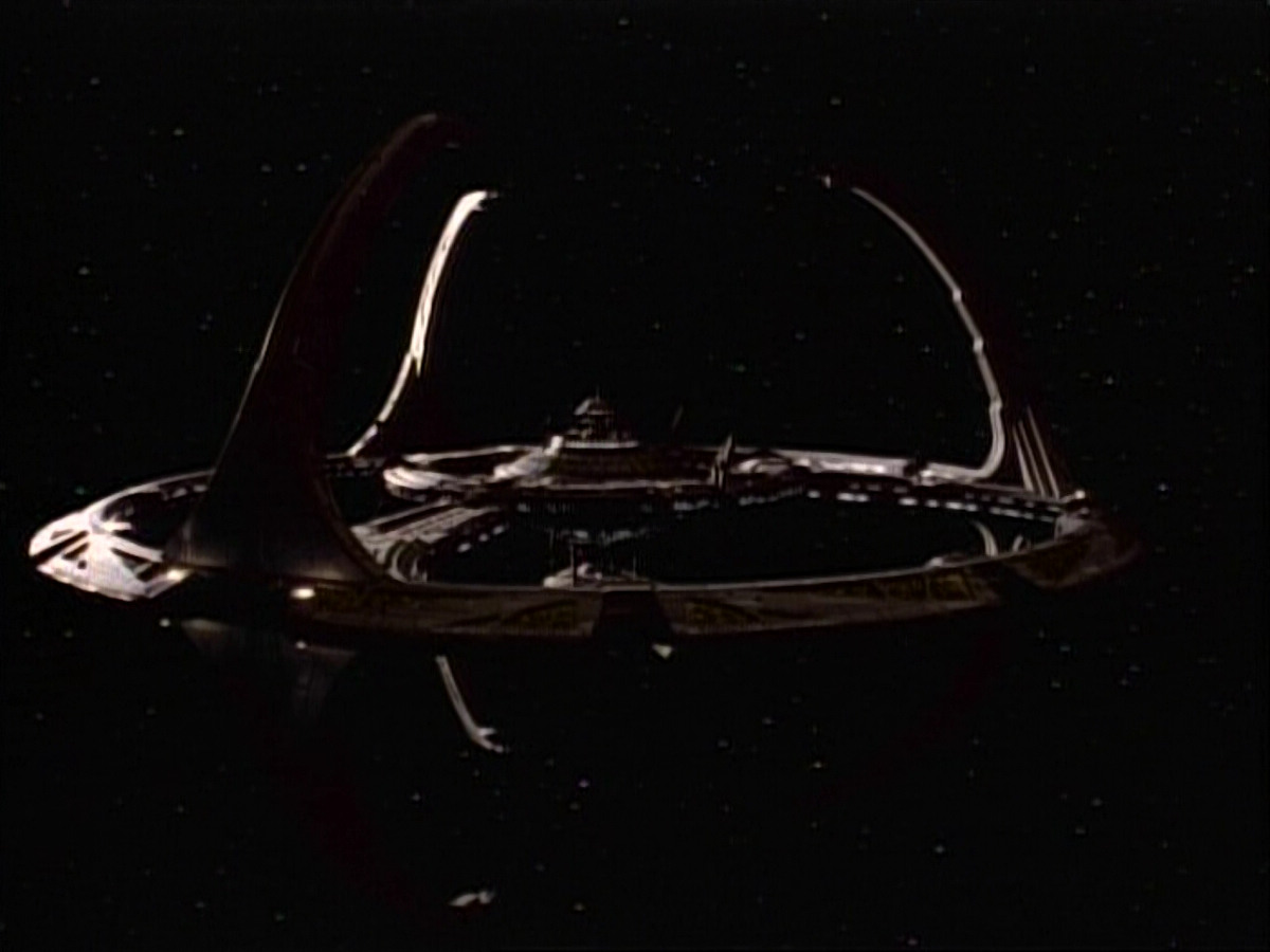 extant_StarTrekDS9_1x04-PastPrologue_0001.jpg