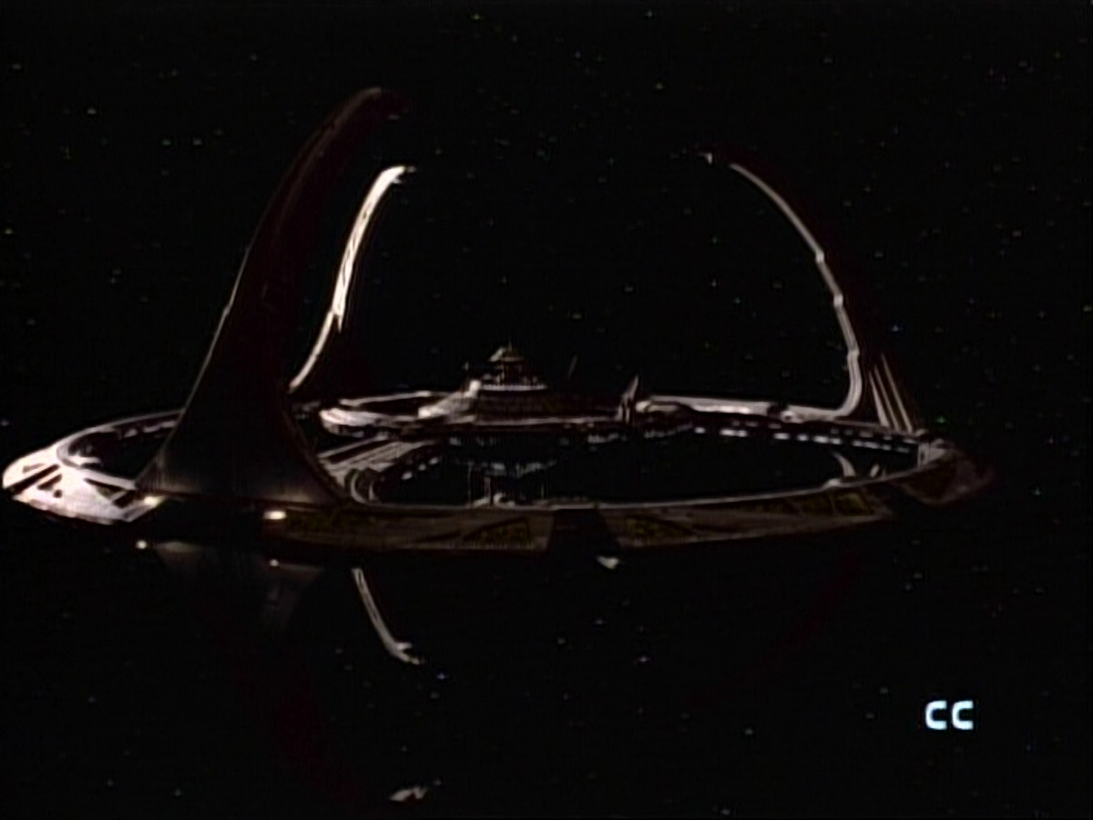 extant_StarTrekDS9_1x04-PastPrologue_0003.jpg