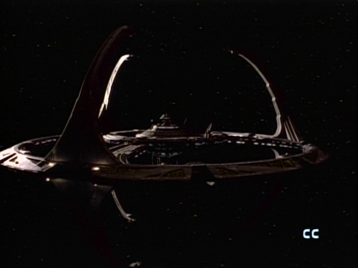 extant_StarTrekDS9_1x04-PastPrologue_0004.jpg