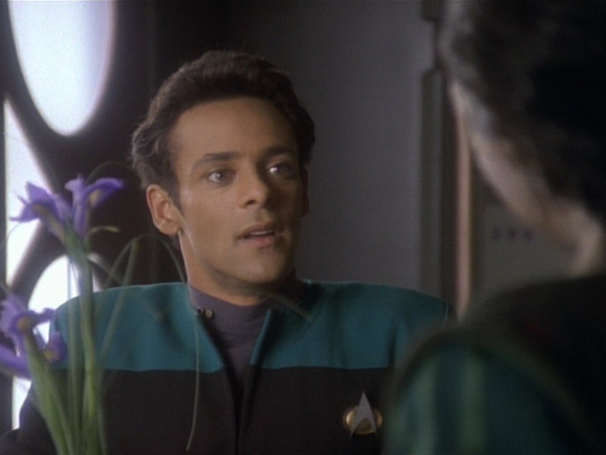 extant_StarTrekDS9_1x04-PastPrologue_0054.jpg