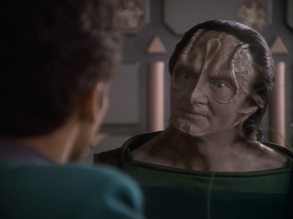 extant_StarTrekDS9_1x04-PastPrologue_0067.jpg