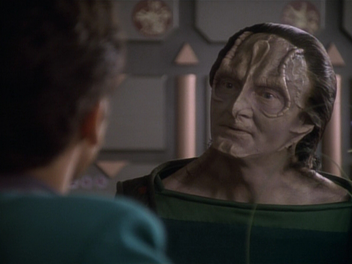 extant_StarTrekDS9_1x04-PastPrologue_0068.jpg